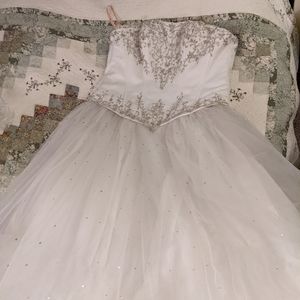 Karelina Sposa Wedding Gown